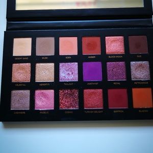 Authentic Huda Beauty Desert Dusk Eyeshadow Palett